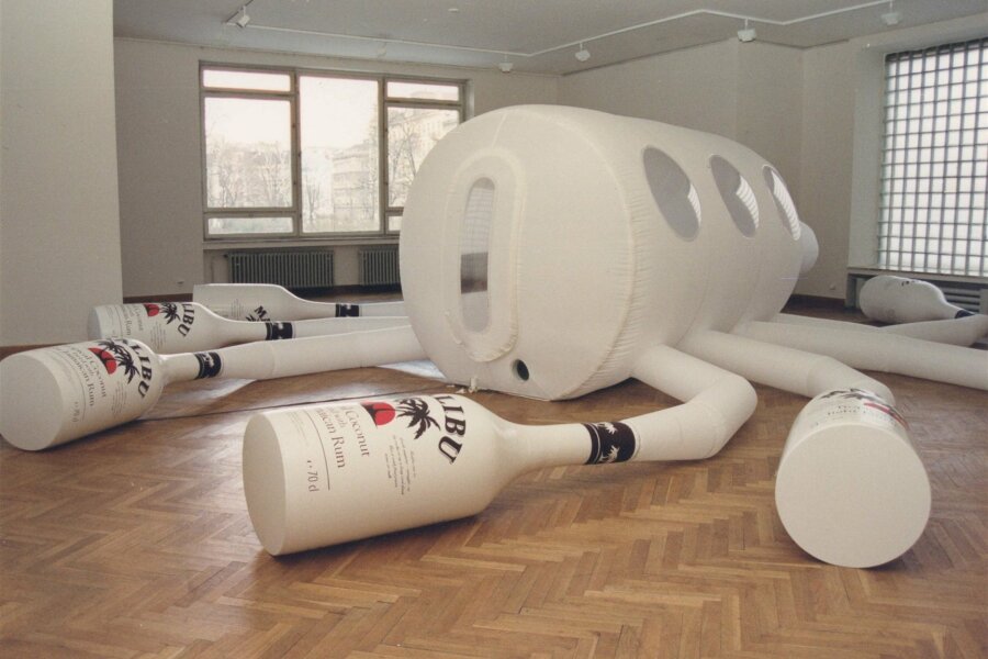 Kateřina Vincourová, Malibu Airways, 1998; foto: Anna Pecková